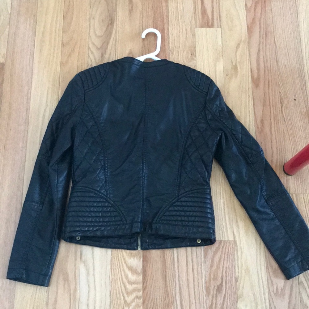 Timeless Leather Jacket - Picture 4 of 4